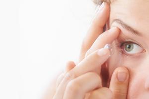 port de lentilles de contact et covid19 lentille moins cher